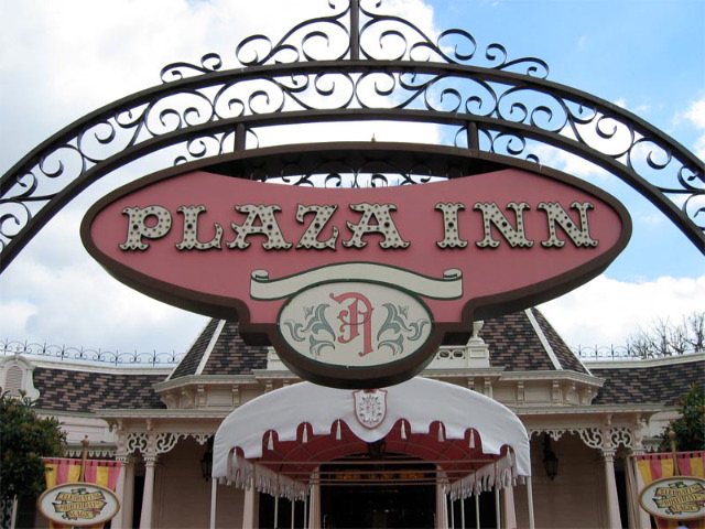 plaza_inn_01