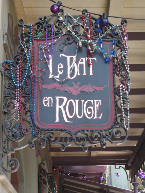 bat_en_rouge